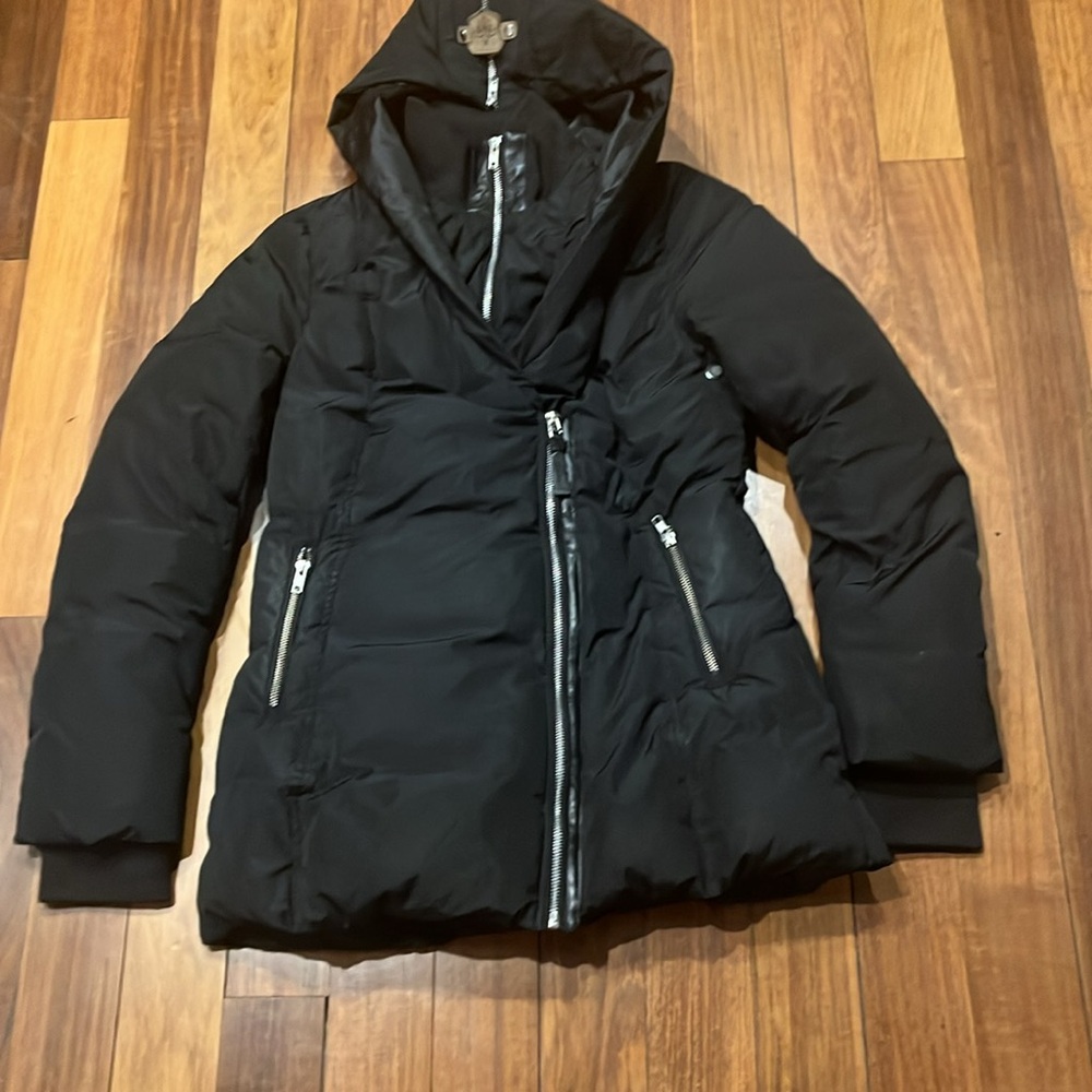 Mackage Black Down Coat Authentic and in excellent condition sz M - Picture 3 of 11